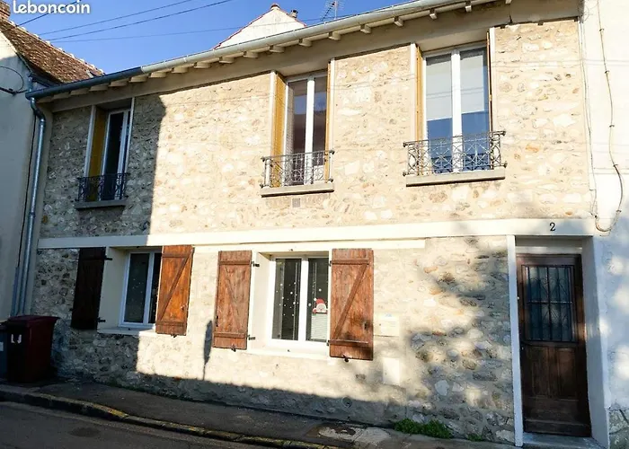 펜션 La Maisonnette Cachee De *